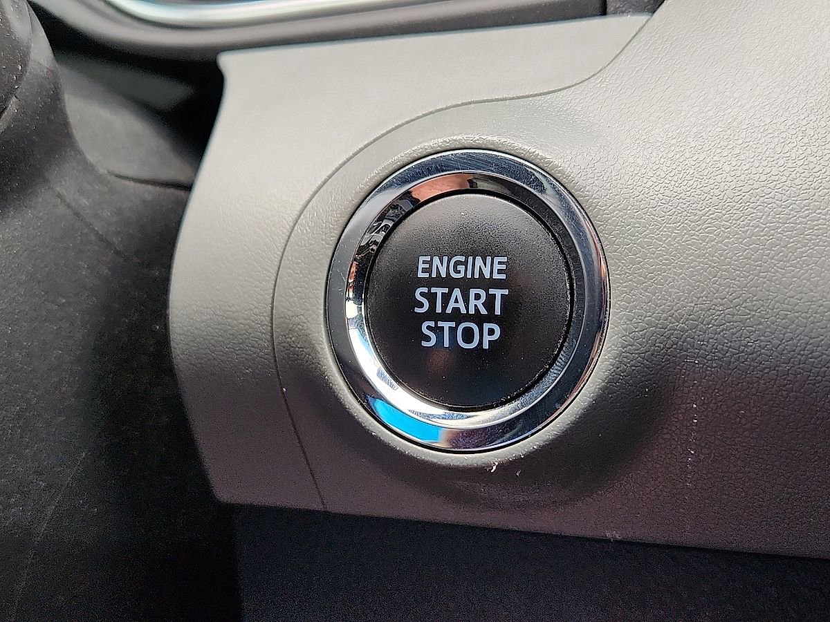 Used 2019 Toyota Avalon XLE w/ Carpet Mat Package FWD image 9