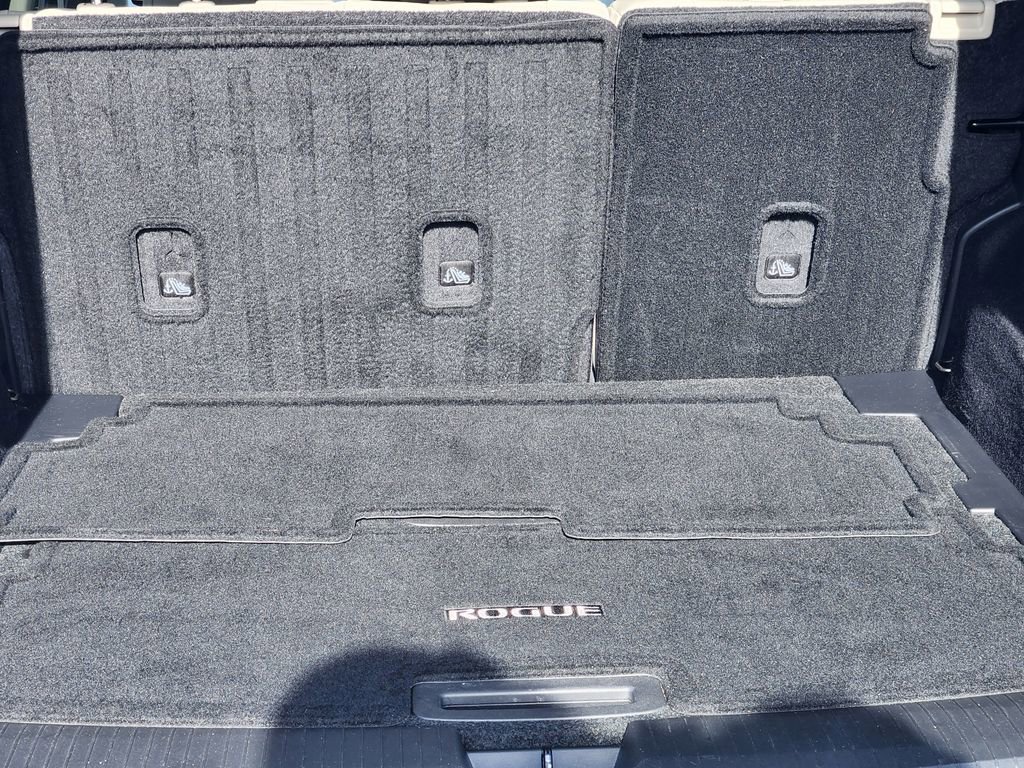 Used 2023 Nissan Rogue SL w/ SL Premium Package image 31