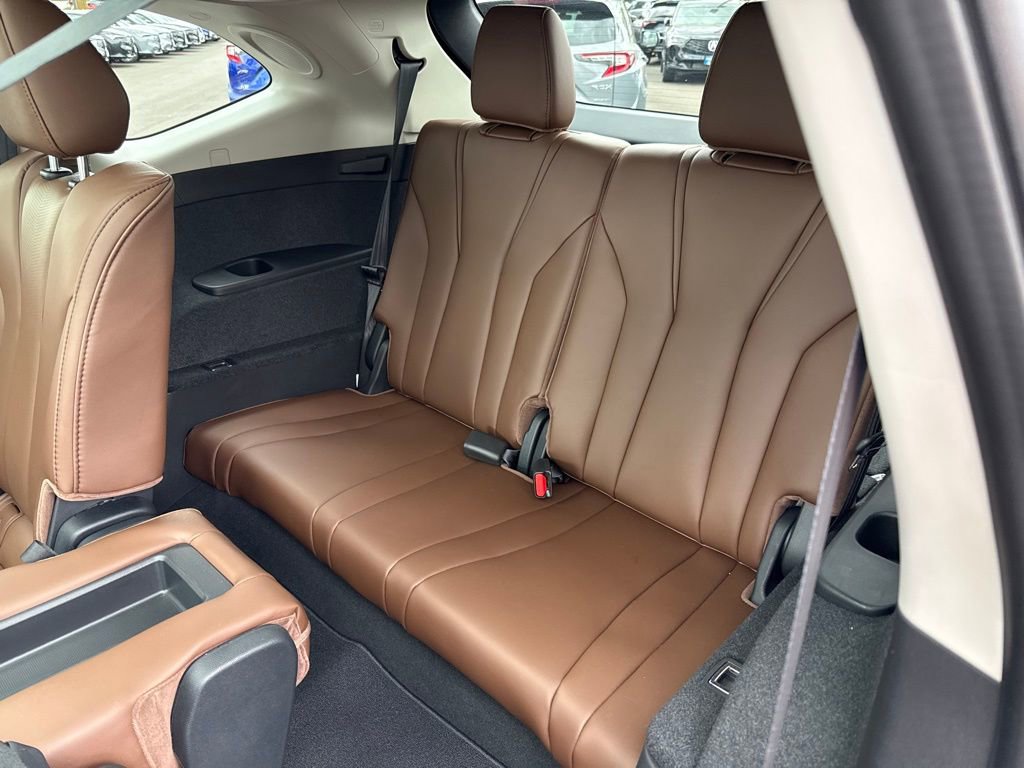 Certified 2026 Acura MDX w/ Technology Package AWD/4WD image 17