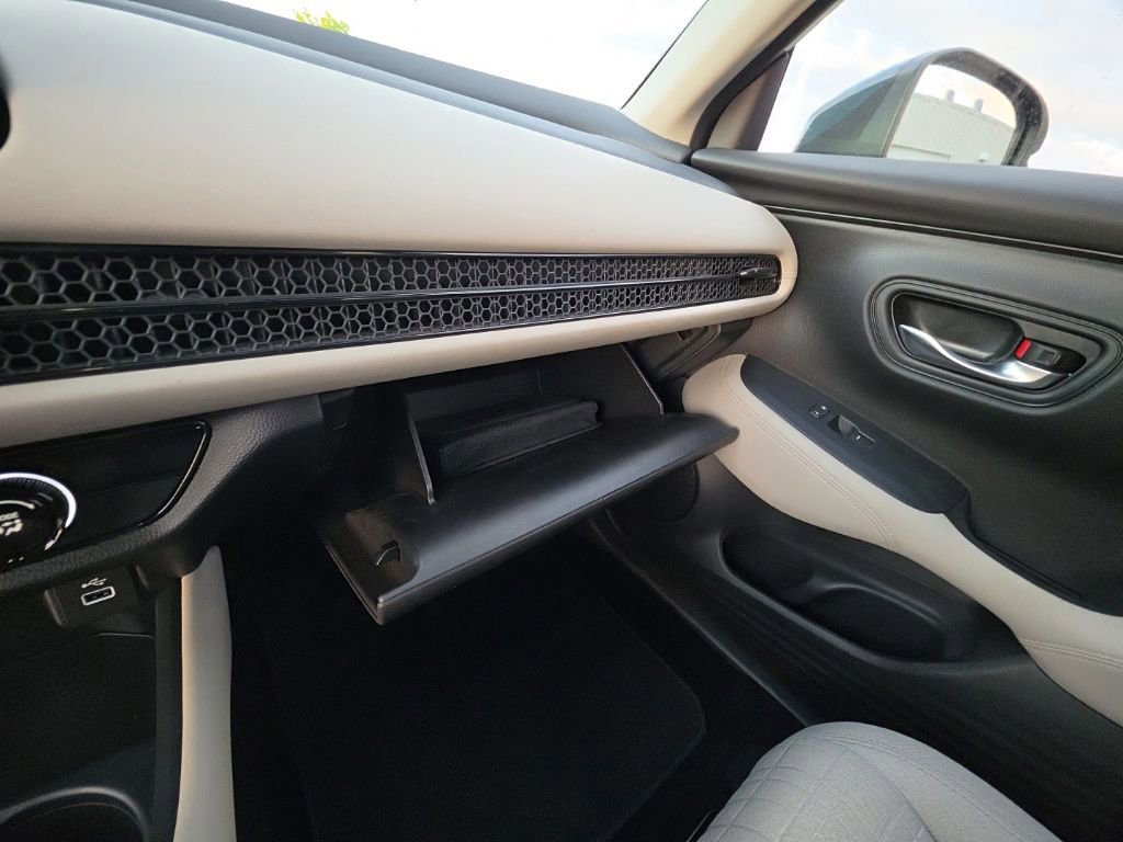 Certified 2025 Honda HR-V LX image 20