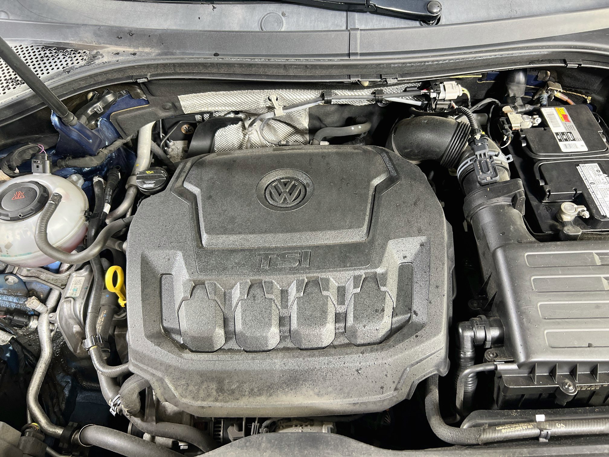 Used 2018 Volkswagen Tiguan SEL AWD/4WD image 30