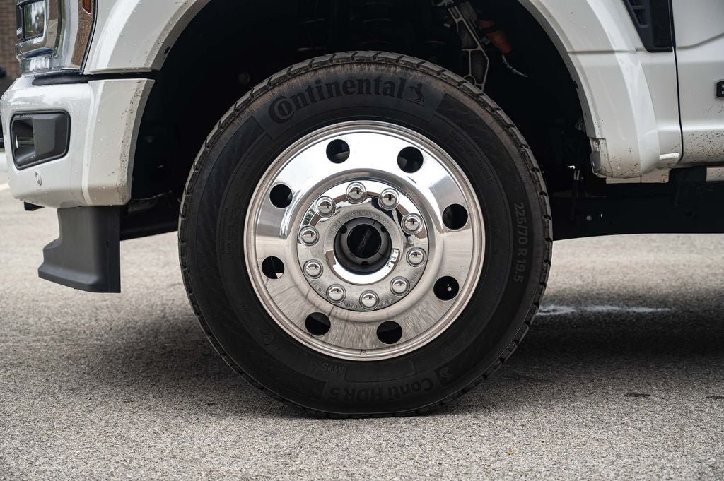 Used 2025 Ford F450 Platinum w/ FX4 Off-Road Package AWD/4WD image 9
