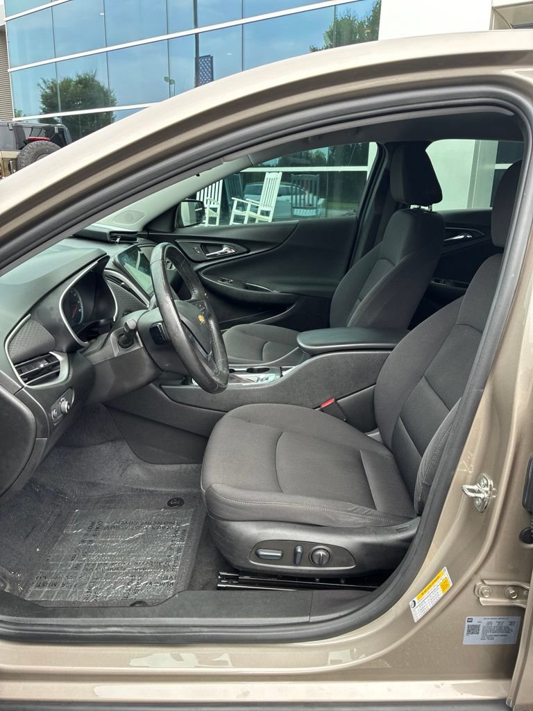 Used 2022 Chevrolet Malibu RS FWD image 9