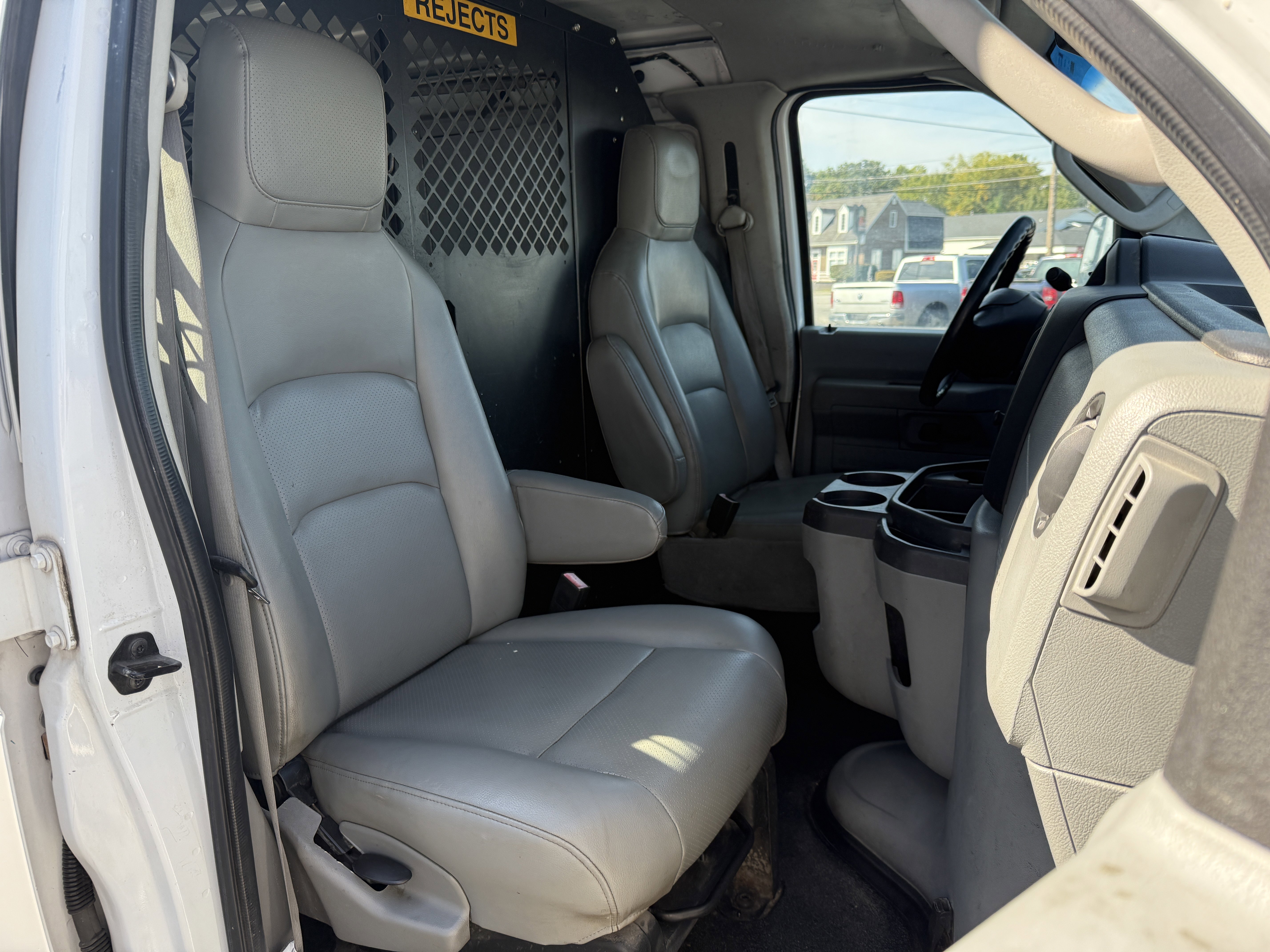 Used 2009 Ford E-350 and Econoline 350 Super Duty image 14