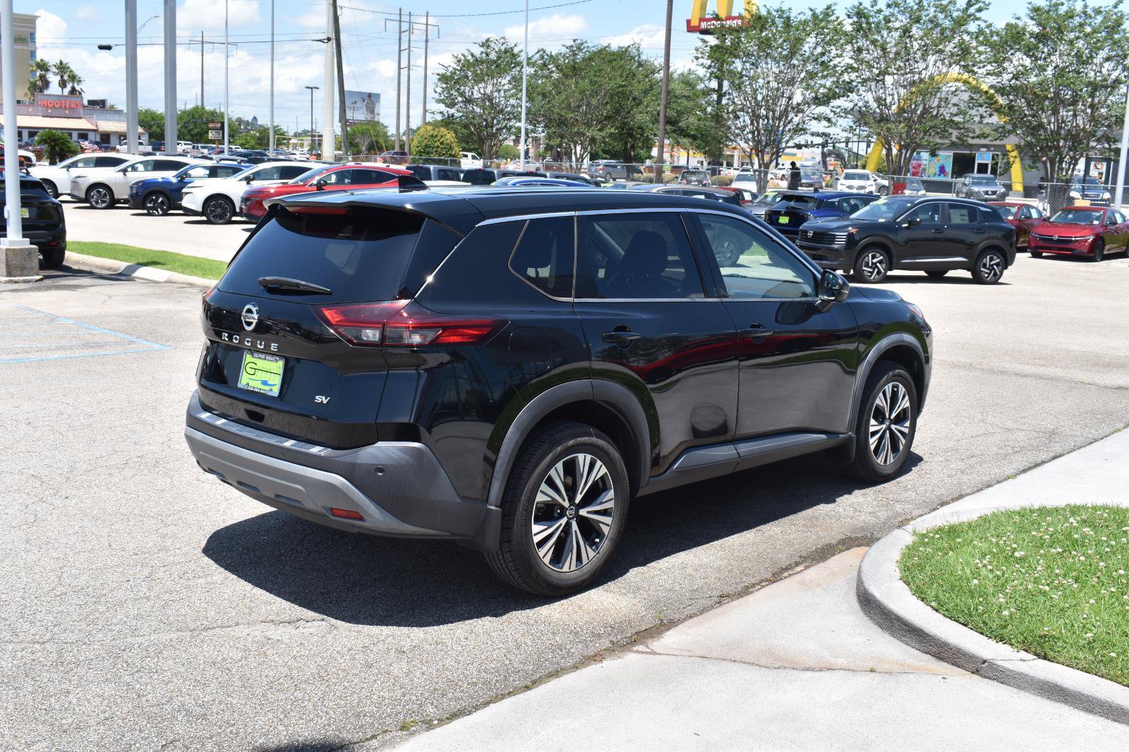 Used 2021 Nissan Rogue SV FWD image 12