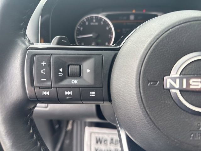 Used 2025 Nissan Pathfinder SL AWD/4WD image 11