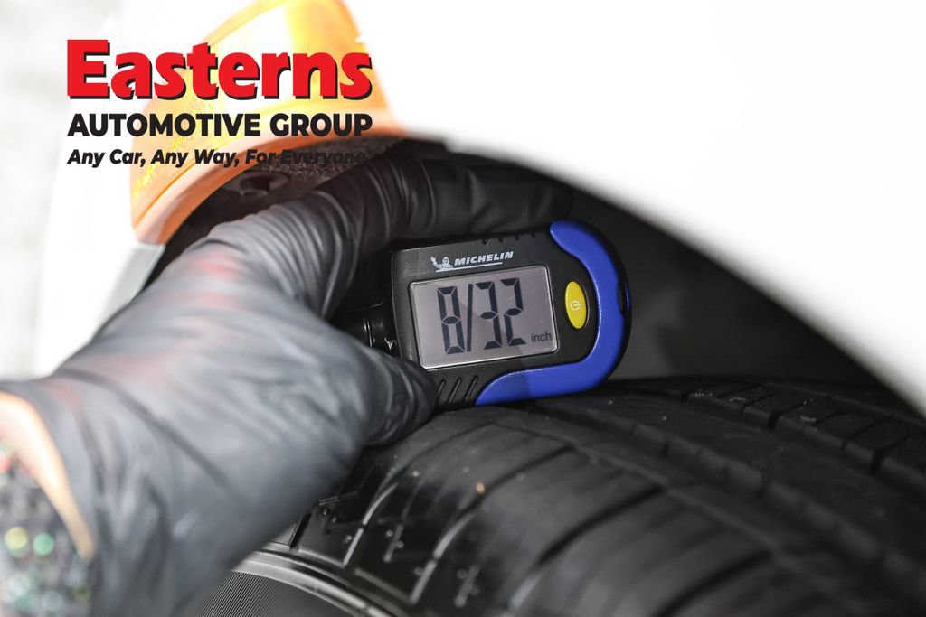 Used 2023 Chrysler Pacifica Touring-L FWD image 29
