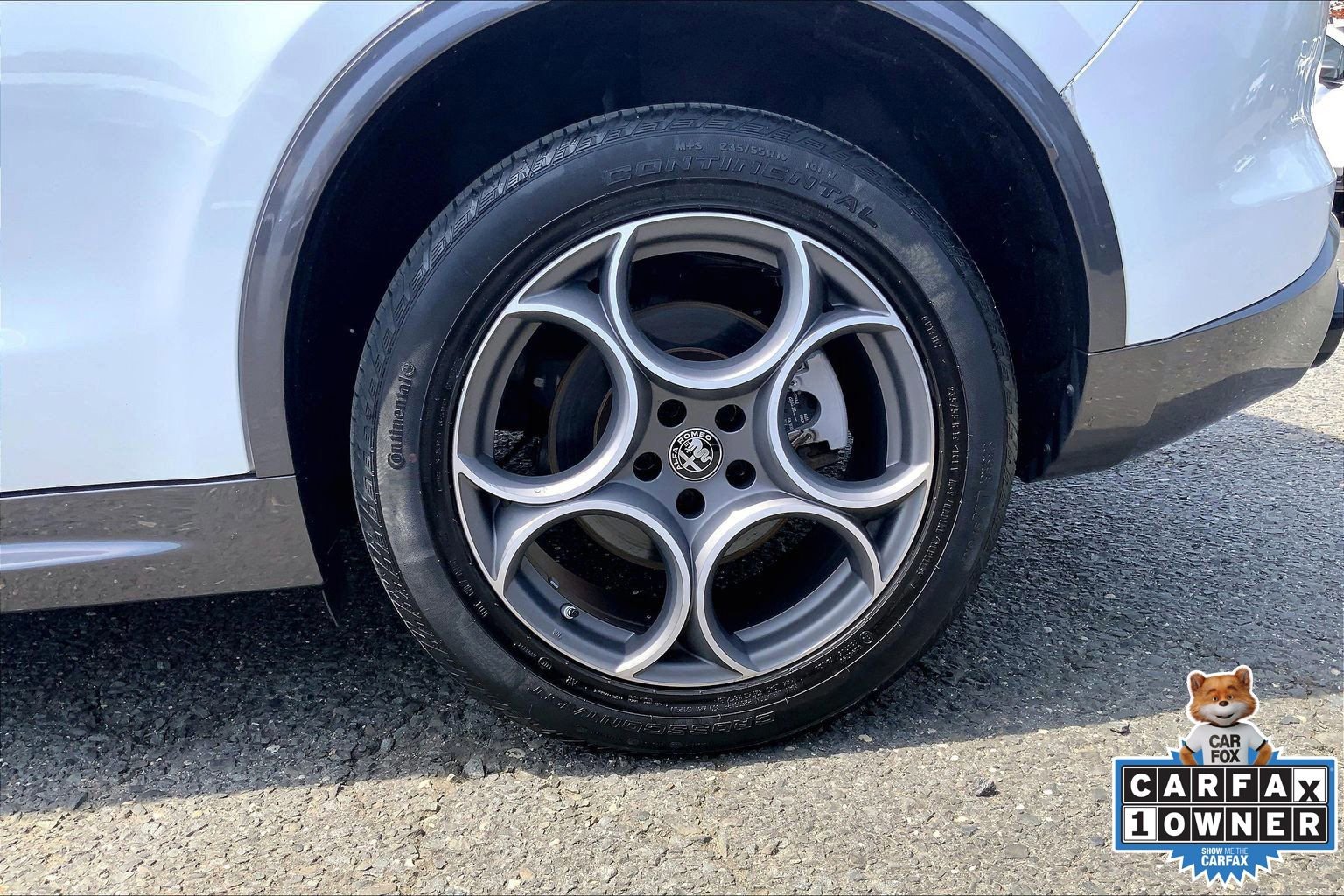 Used 2023 Alfa Romeo Stelvio Ti image 11