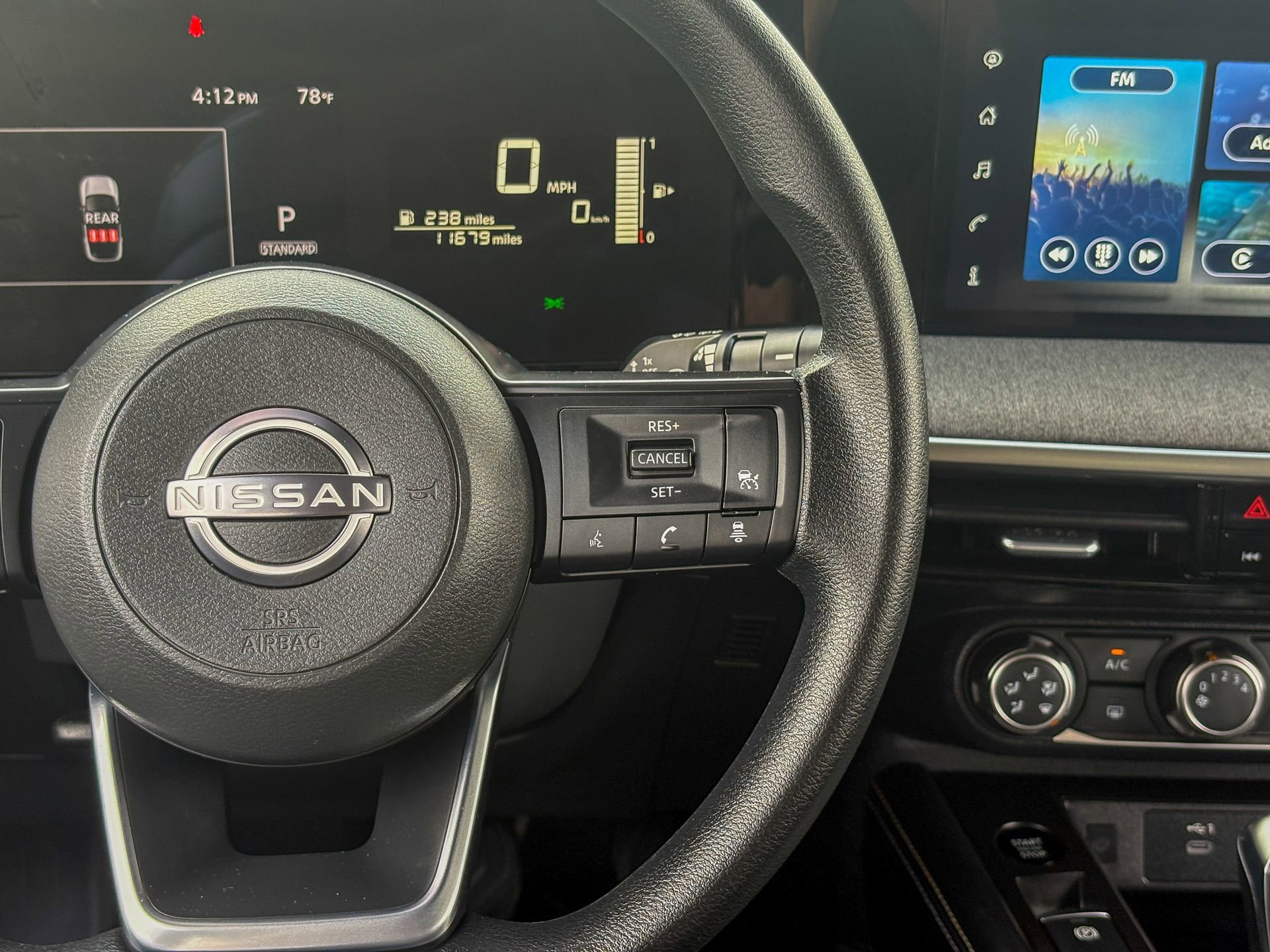 Used 2025 Nissan Kicks SV AWD/4WD image 28