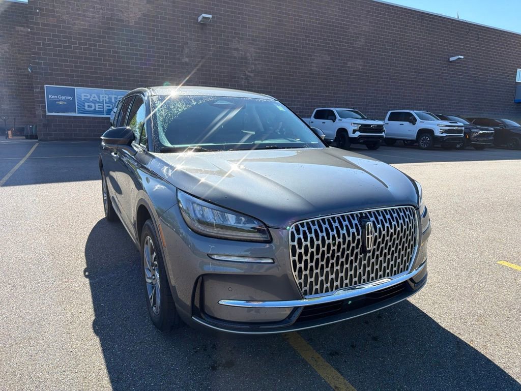 Used 2023 Lincoln Corsair AWD w/ Equipment Group 101A image 2
