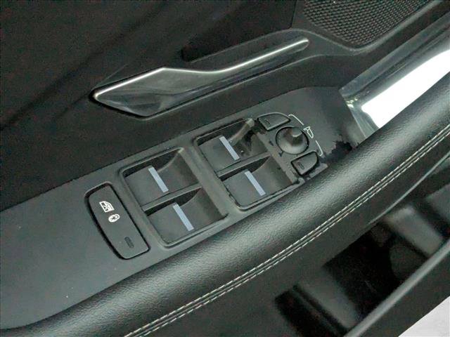 Used 2024 Jaguar E-PACE R-Dynamic SE image 11