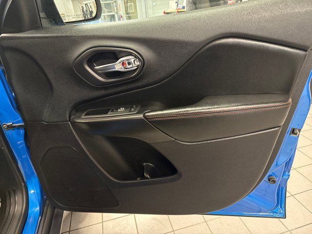 Used 2020 Jeep Cherokee Trailhawk w/ Cold Weather Group image 30