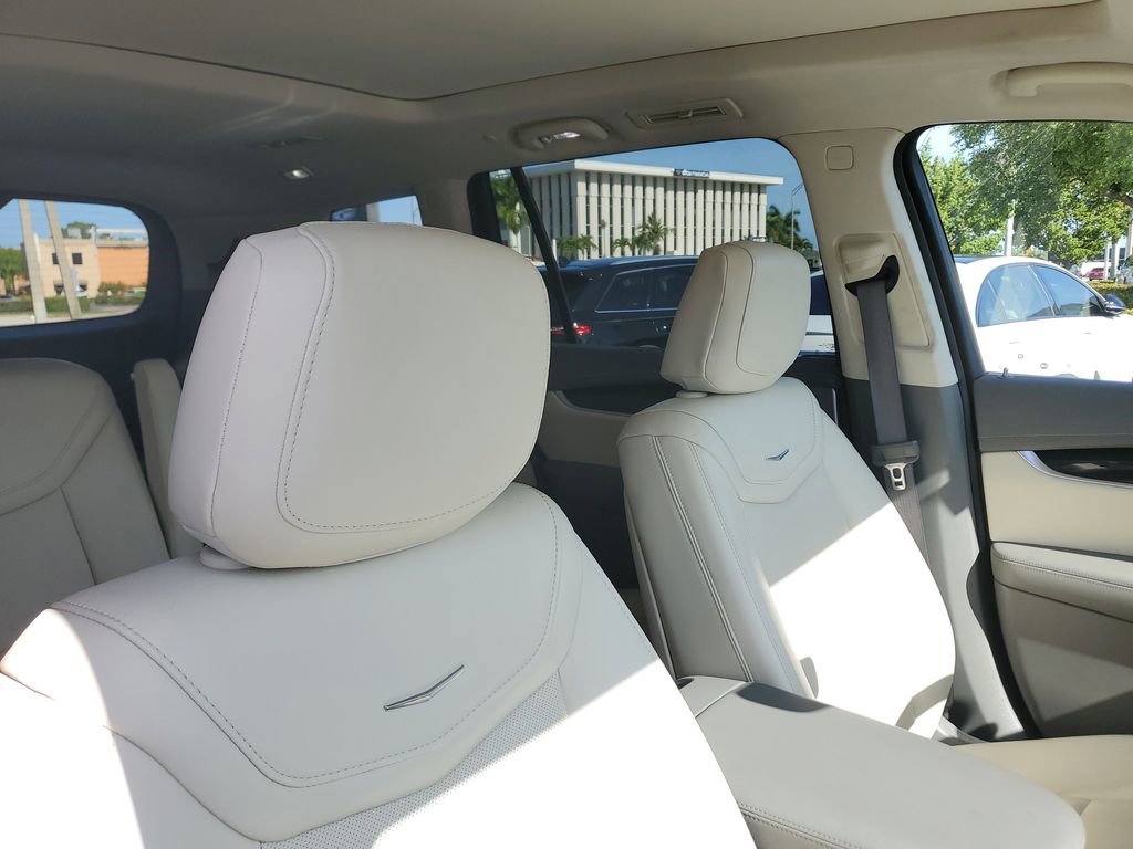 Used 2024 Cadillac XT6 Premium Luxury w/ Technology Package AWD/4WD image 23