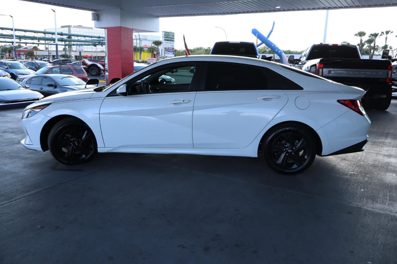 Used 2021 Hyundai Elantra SEL FWD image 10