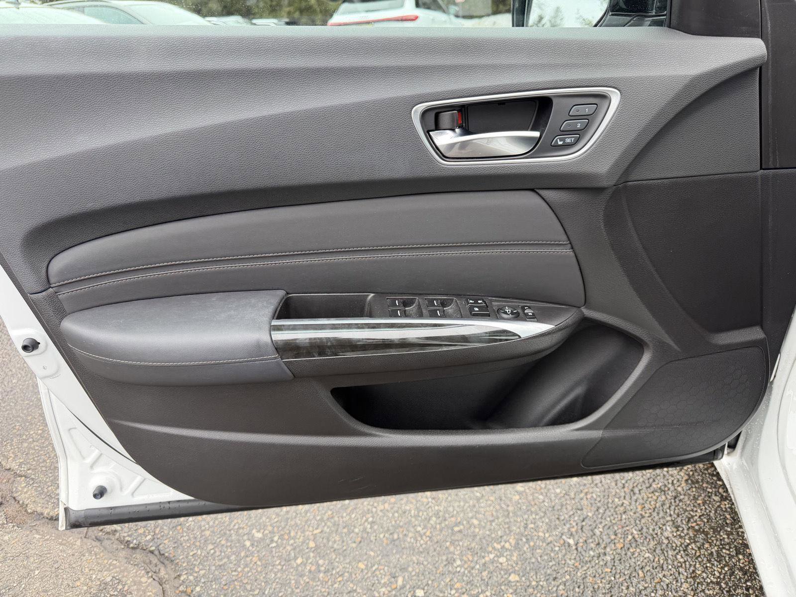 Used 2020 Acura TLX FWD image 10