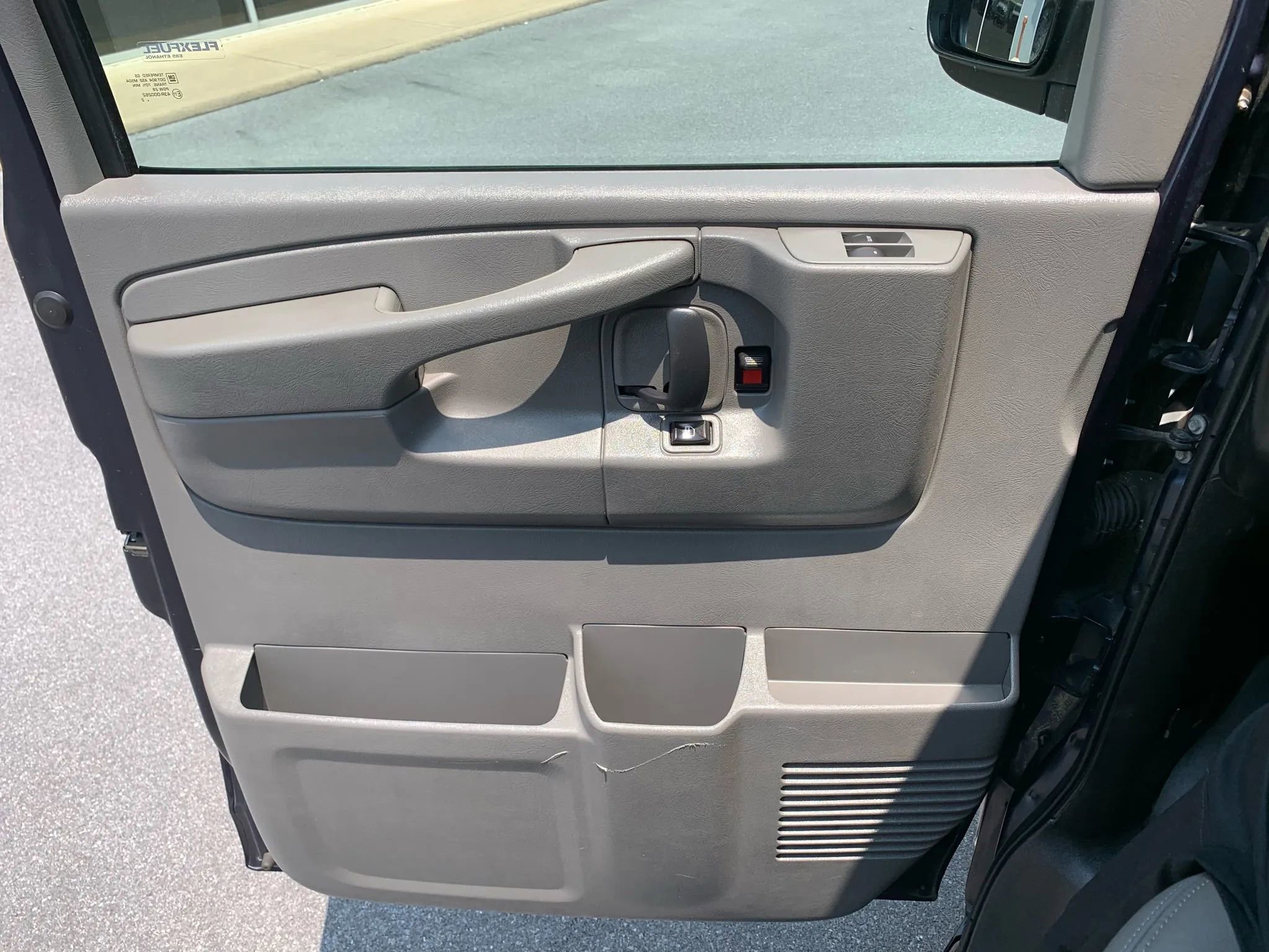Used 2012 Chevrolet Express 3500 LS RWD image 8