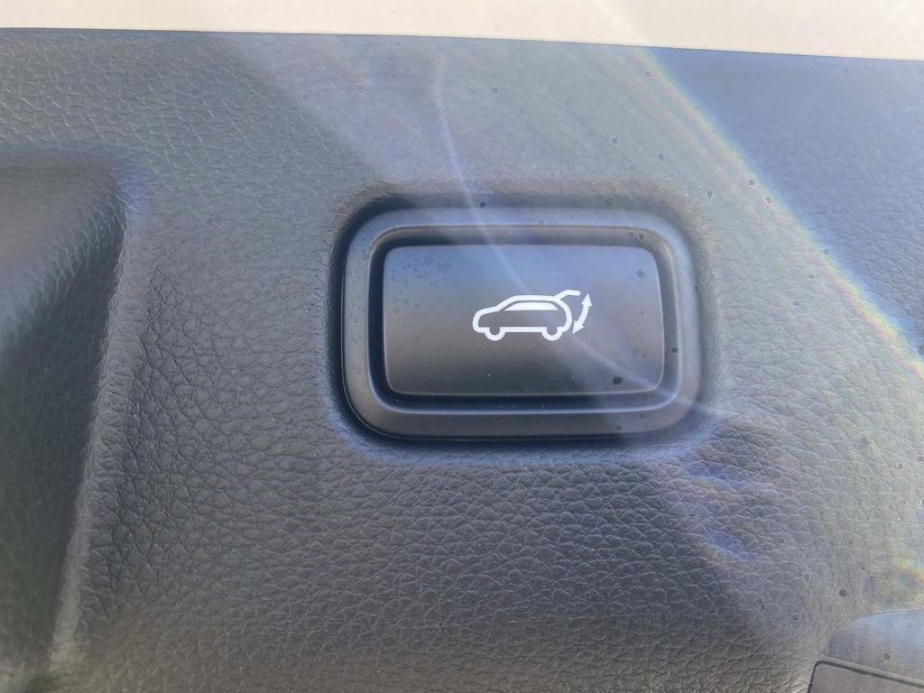 Used 2024 Kia Seltos SX w/ SX Sunroof Package image 12