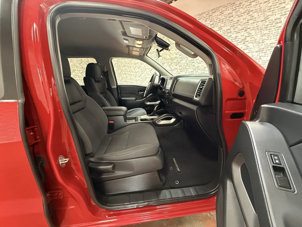 Used 2023 Nissan Frontier SV image 13