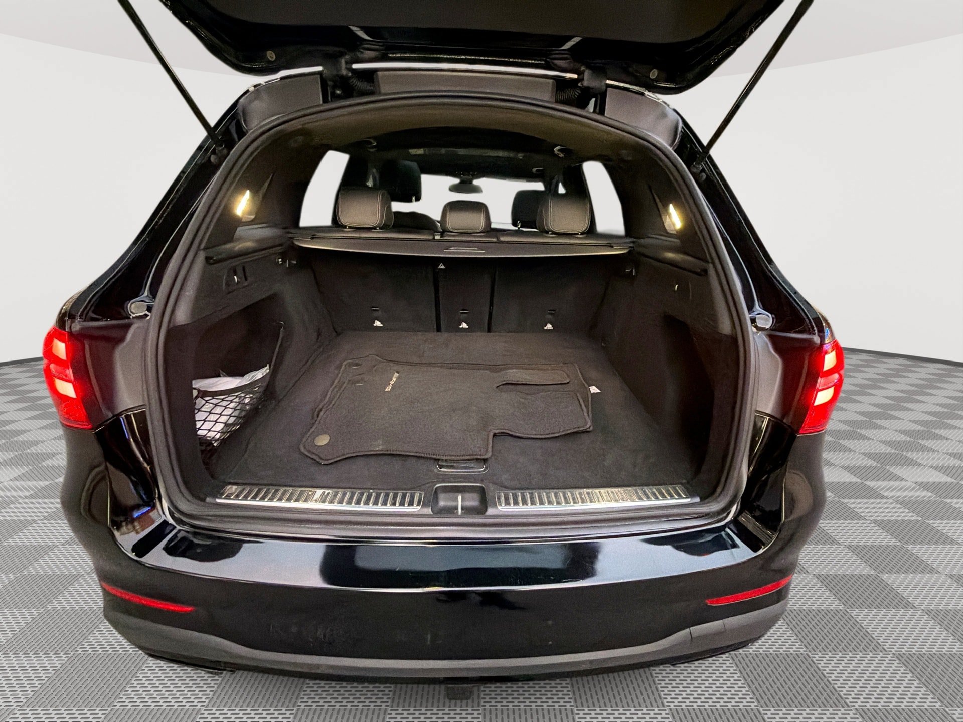 Used 2018 Mercedes-Benz GLC 43 AMG 4MATIC image 22