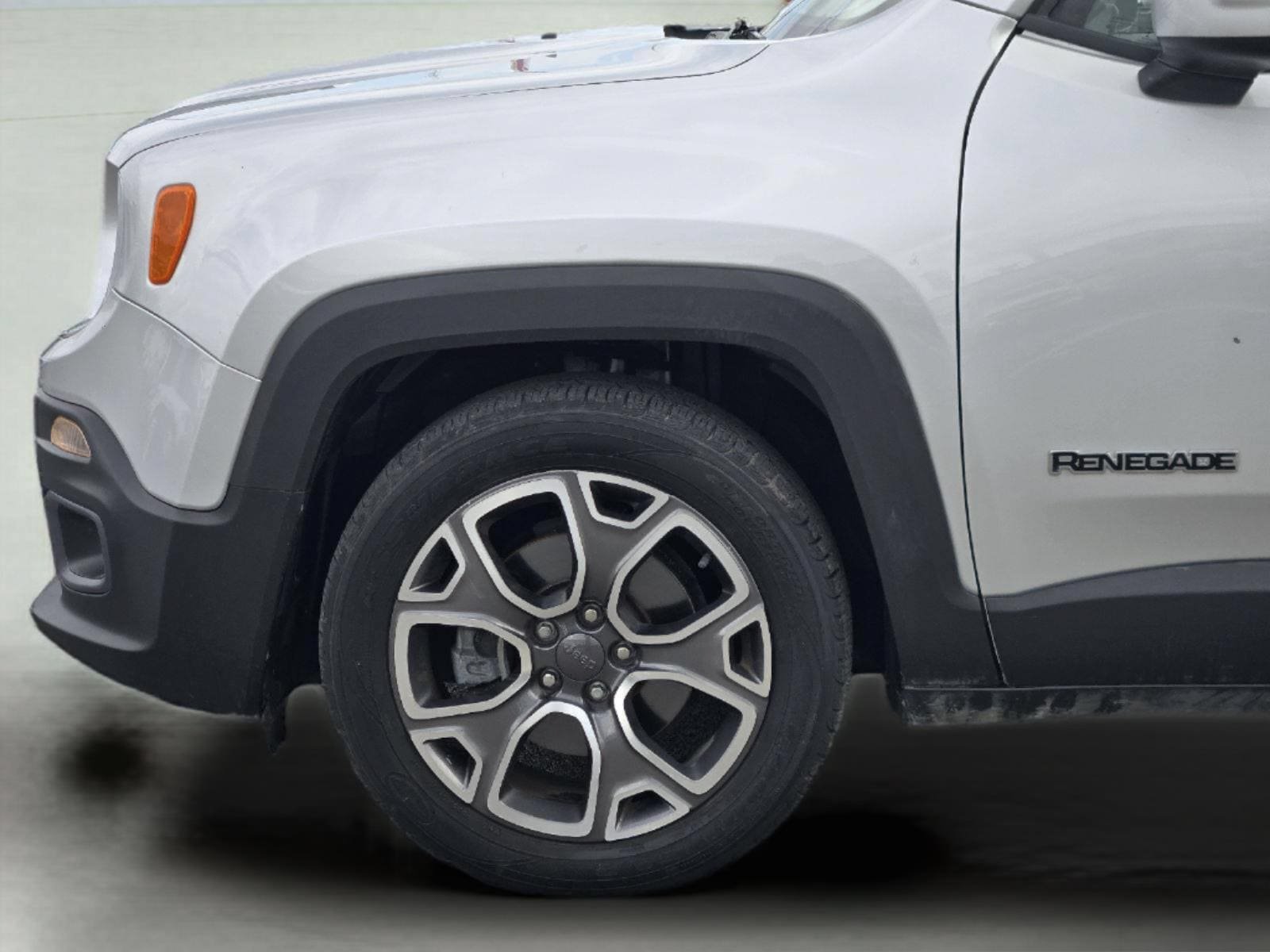 Used 2016 Jeep Renegade Limited FWD image 7