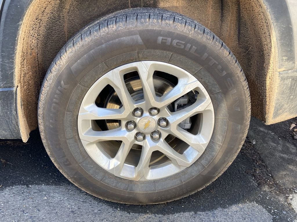 Used 2021 Chevrolet Traverse LS image 11