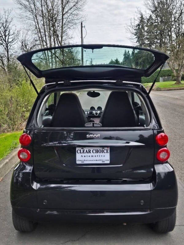 Used 2012 smart fortwo passion RWD image 11