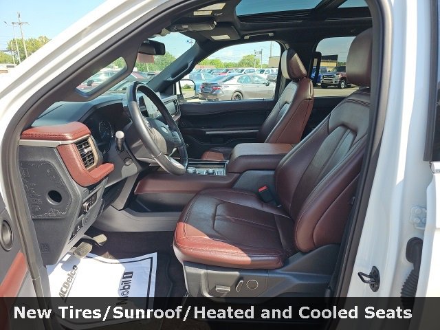 Used 2023 Ford Expedition Max Limited image 9