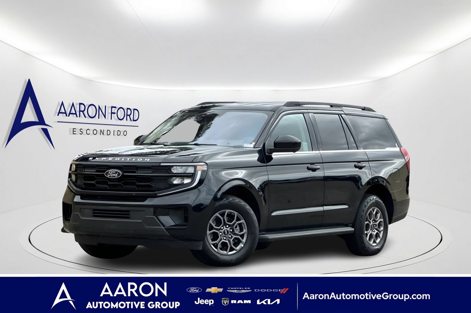 Used 2025 Ford Expedition Active AWD/4WD image 1