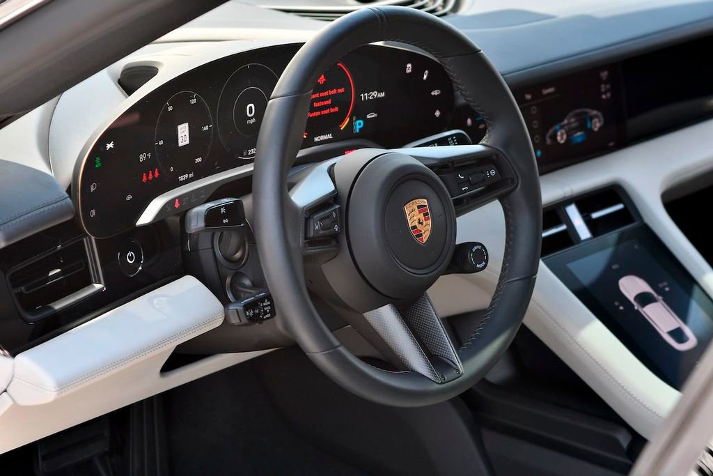 Used 2020 Porsche Taycan 4S image 28