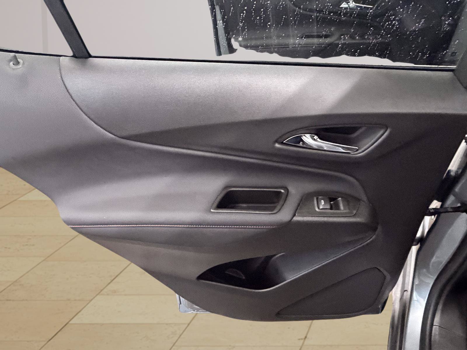 Used 2024 Chevrolet Equinox RS w/ RS Leather Package FWD image 24