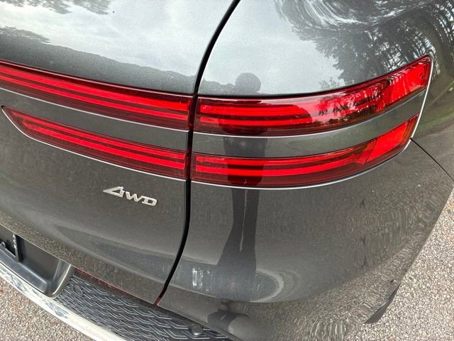 Used 2023 Genesis GV70 2.5T w/ Advanced Package AWD/4WD image 15