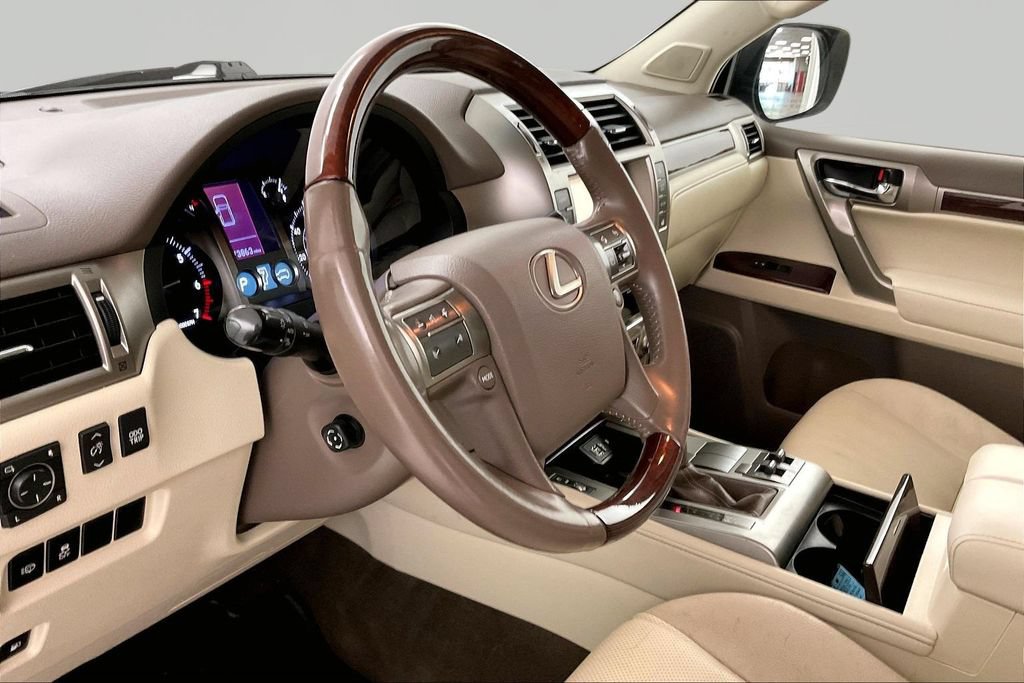 Used 2015 Lexus GX 460 w/ Premium Package AWD/4WD image 17