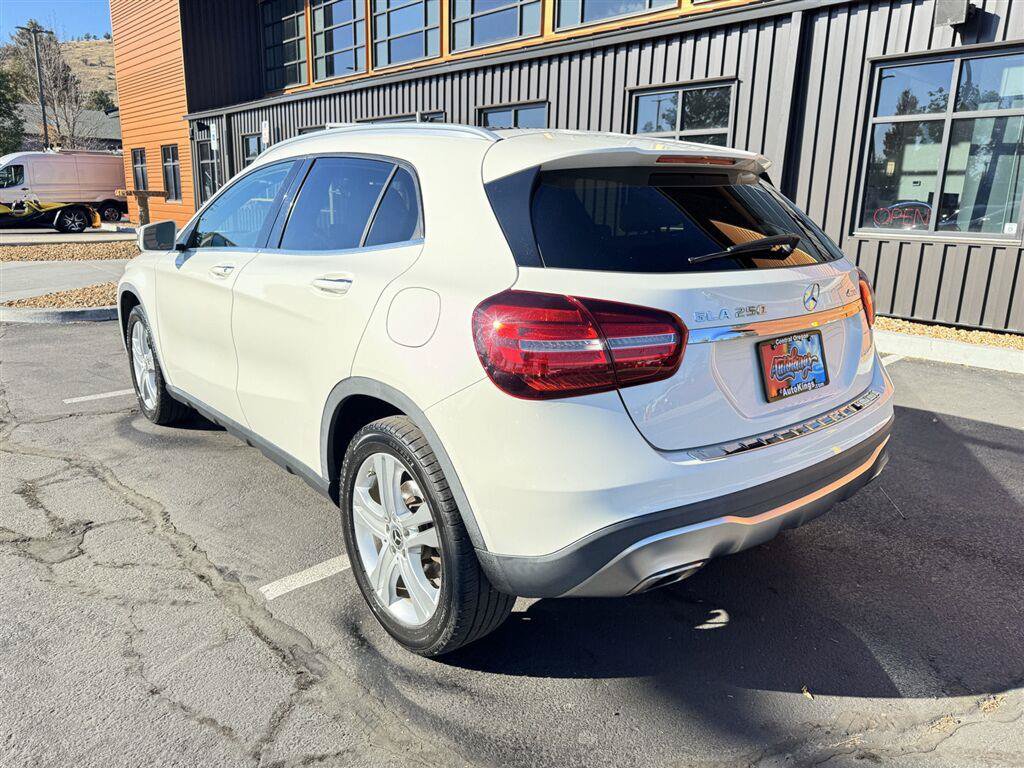 Used 2018 Mercedes-Benz GLA 250 4MATIC image 3