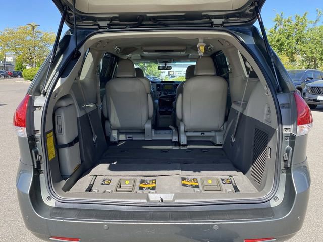 Used 2011 Toyota Sienna XLE w/ Premium Pkg FWD image 29