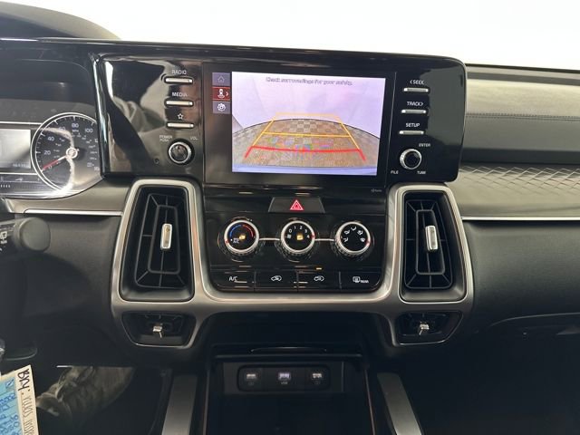 Used 2023 Kia Sorento LX image 22