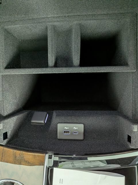 New 2026 Cadillac Escalade Platinum Luxury w/ LPO, Floor Liner Package AWD/4WD image 27