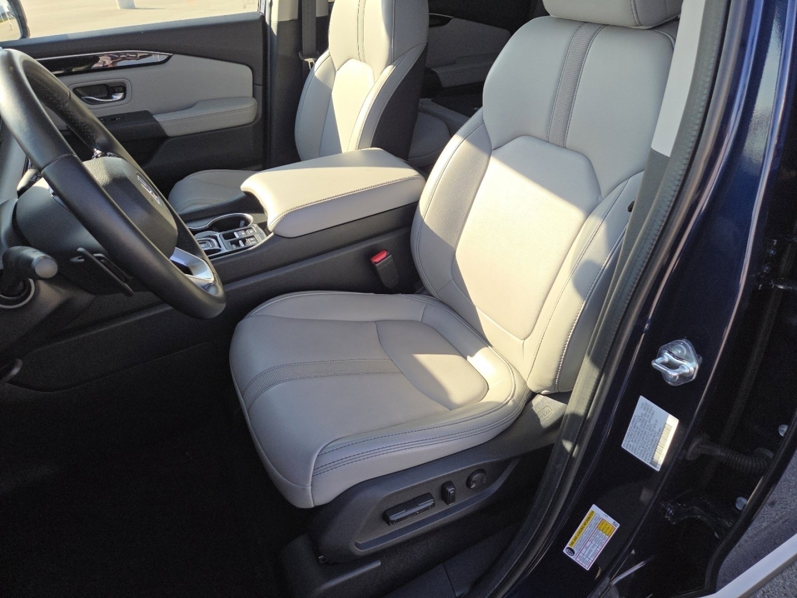 Used 2024 Honda Pilot Touring image 26