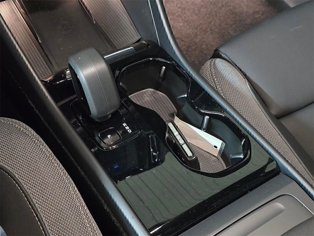 Certified 2024 Volvo XC40 Recharge Core w/ Protection Package Premier image 26