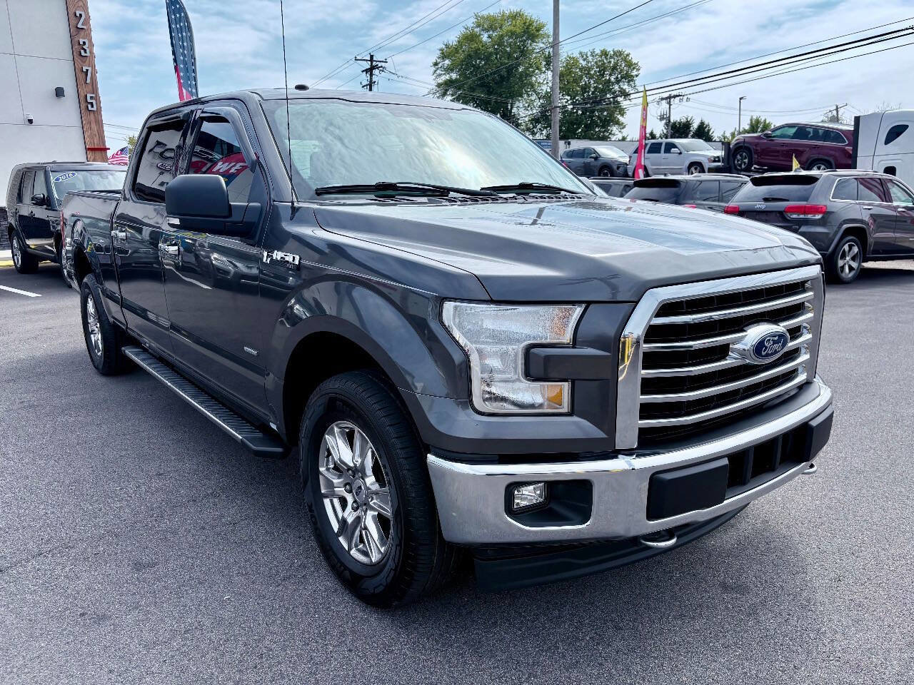 Used 2017 Ford F150 XLT w/ Equipment Group 302A Luxury AWD/4WD image 8