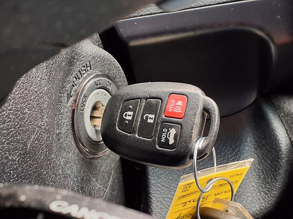 Used 2014 Toyota Camry SE image 21