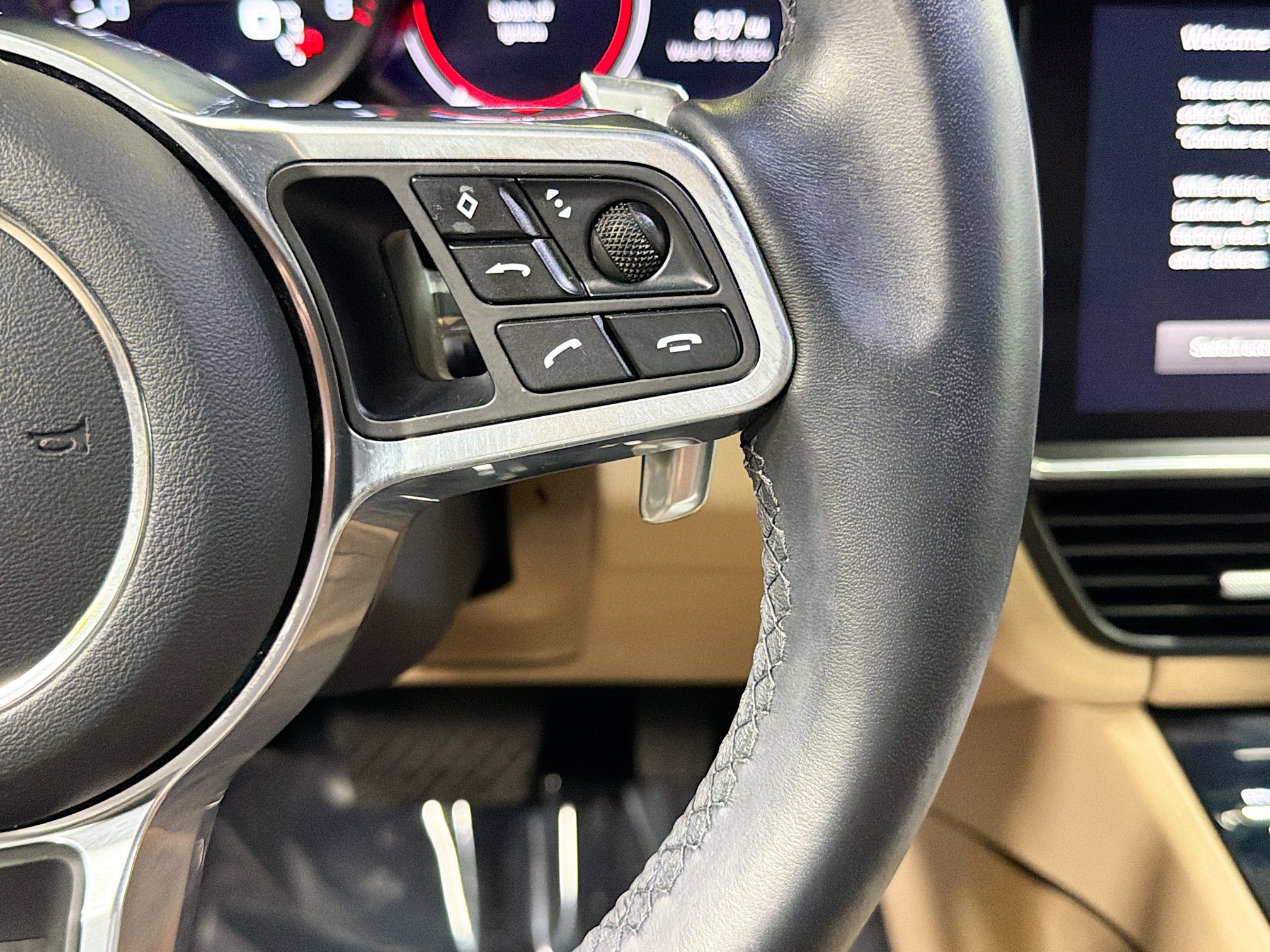 Certified 2023 Porsche Cayenne AWD/4WD image 38