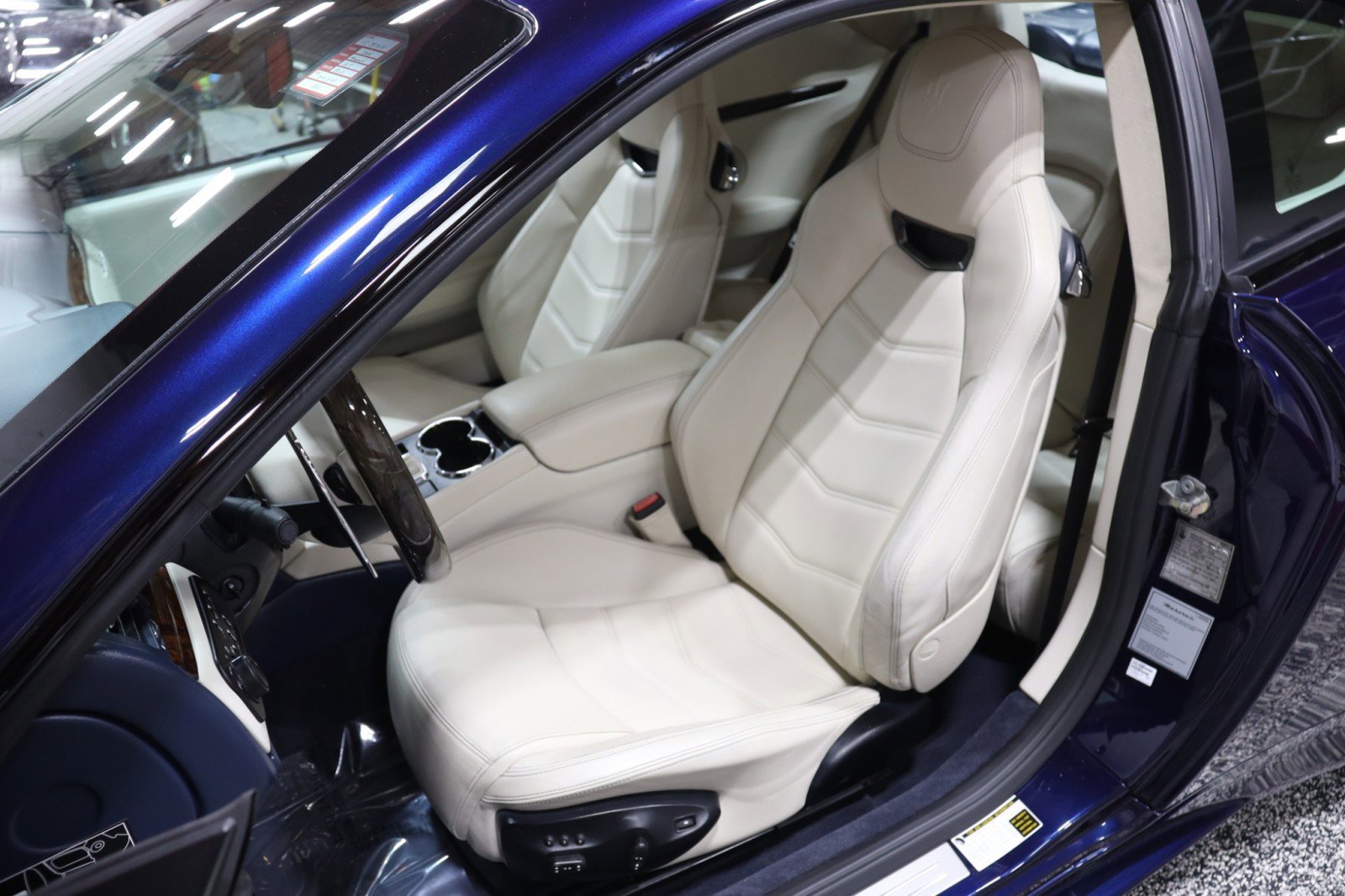 Used 2014 Maserati GranTurismo Sport RWD image 37