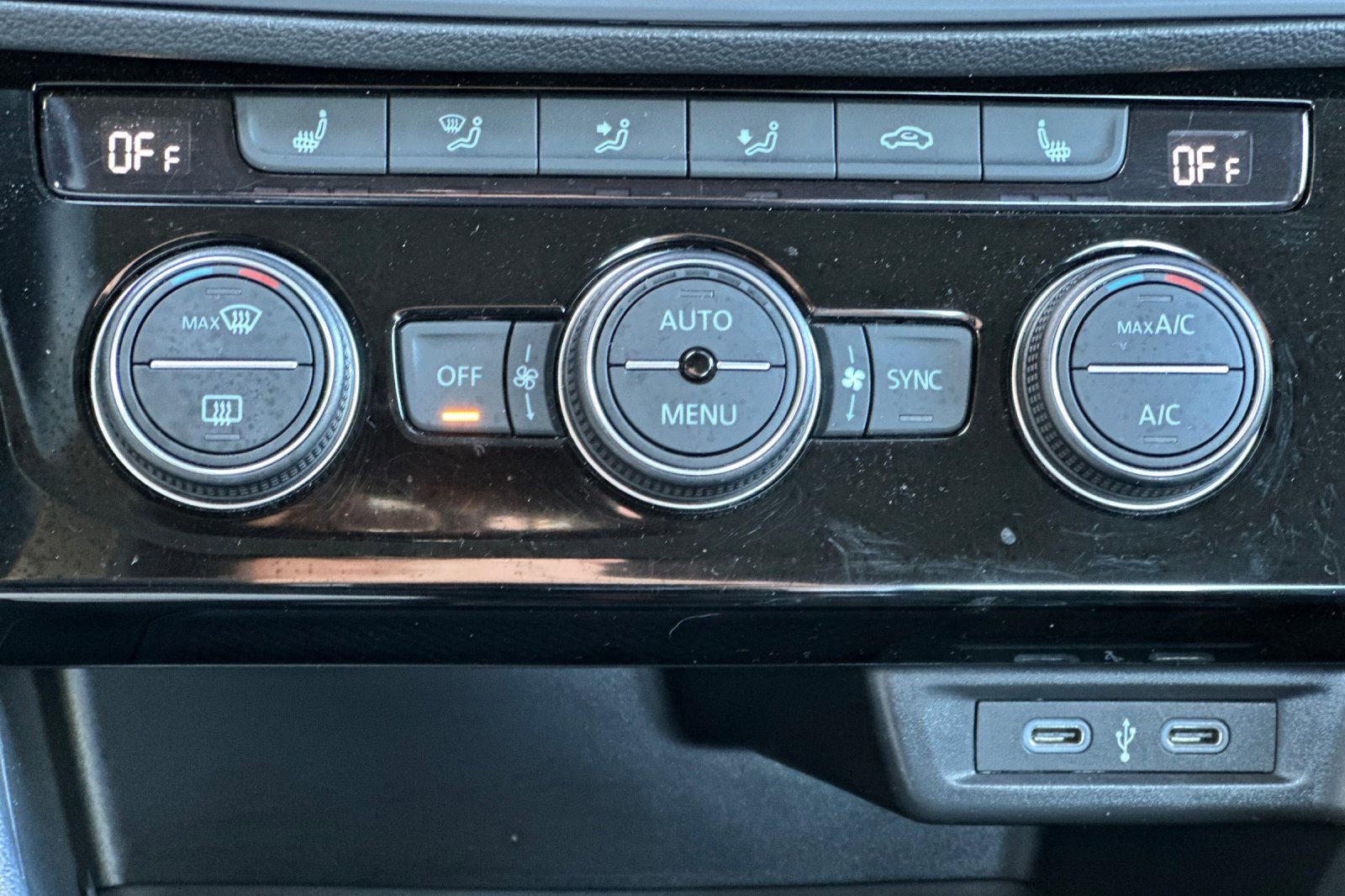 Used 2024 Volkswagen Jetta SE image 20