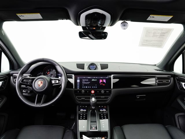 Certified 2026 Porsche Macan AWD/4WD image 20