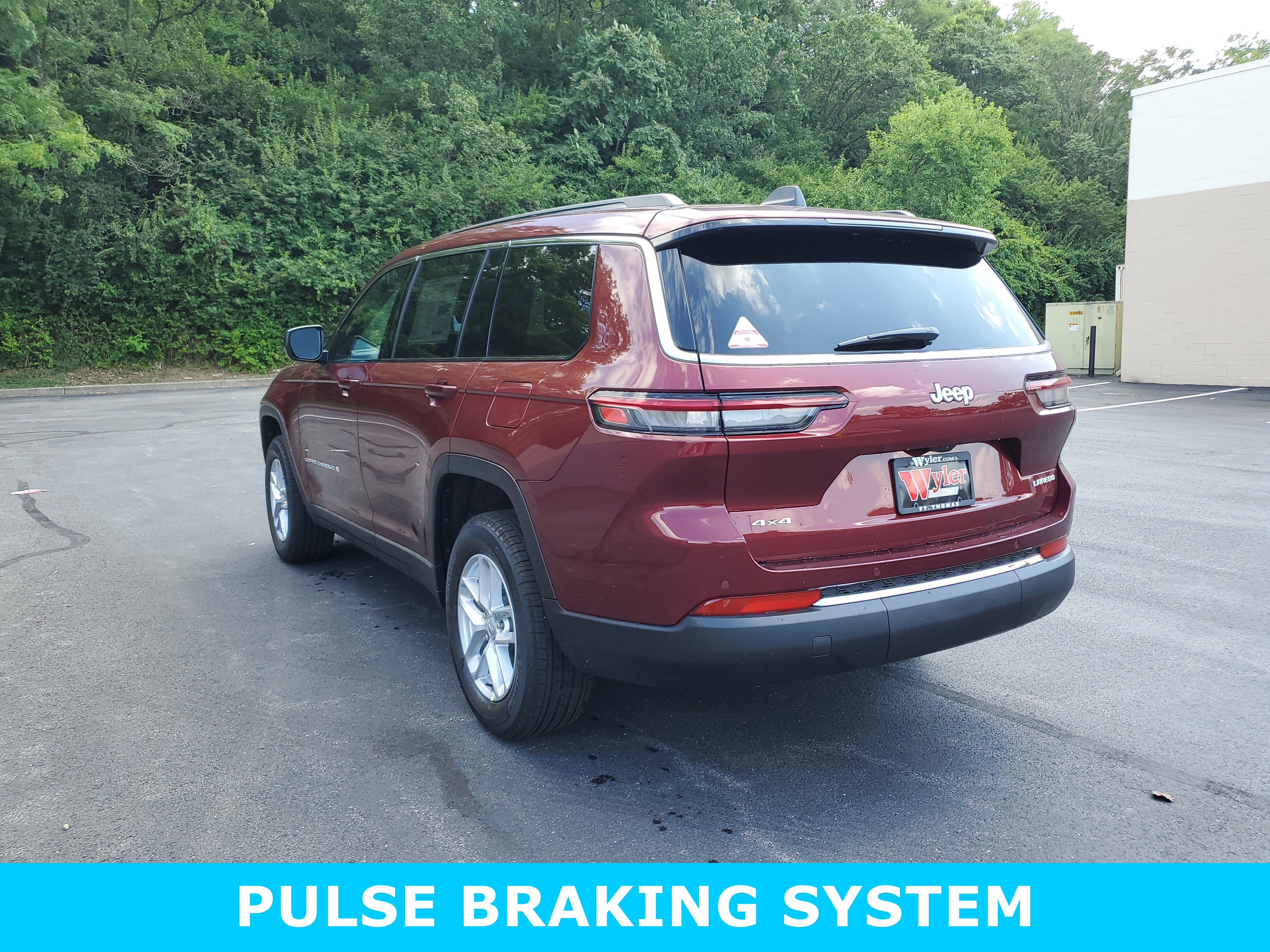 New 2025 Jeep Grand Cherokee L Laredo w/ Luxury Tech Group I image 7