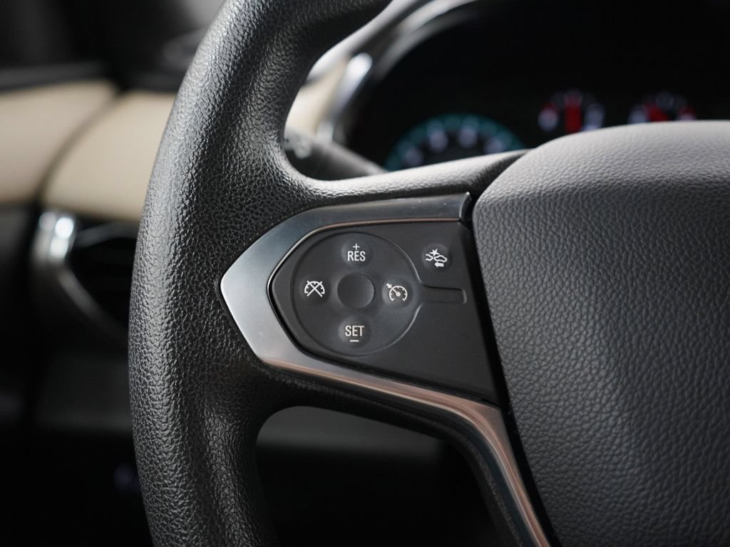 Used 2023 Chevrolet Traverse LS AWD/4WD image 29