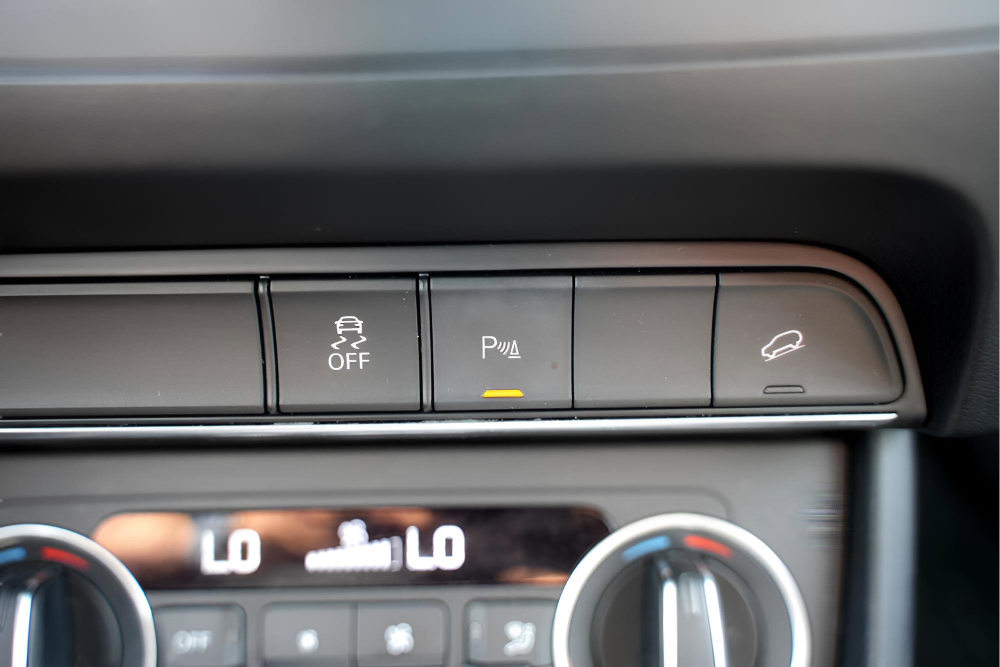 Used 2018 Audi Q3 2.0T Premium Plus AWD/4WD image 39