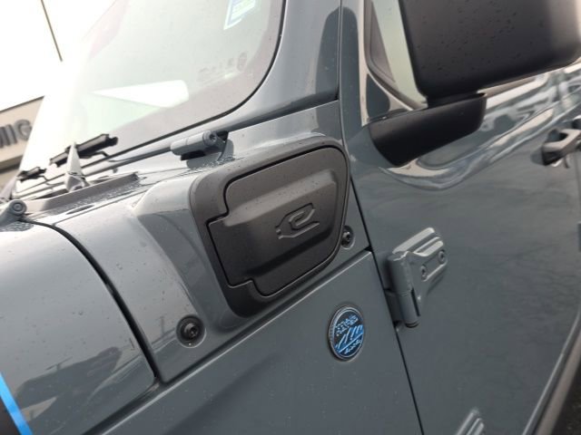 Used 2024 Jeep Wrangler Unlimited Rubicon 4xe w/ Capability Package image 14