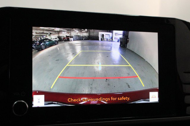 Used 2025 Toyota Camry SE w/ Convenience Package image 15