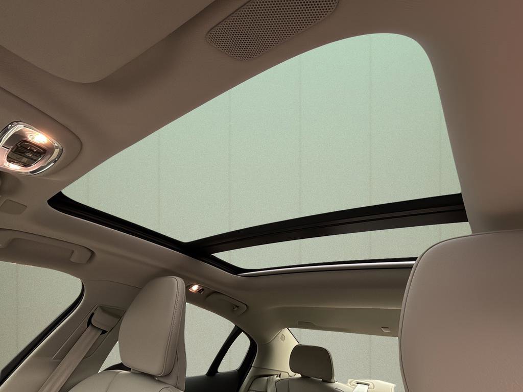 Used 2022 Volvo S60 T8 R-Design Expression w/ Premium Package image 36